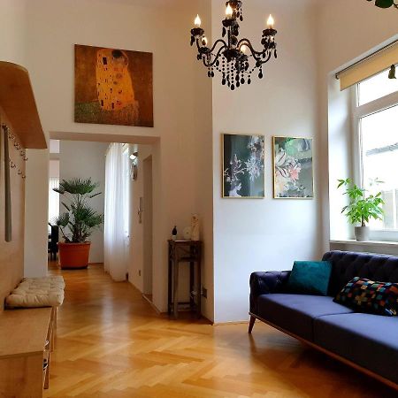 Sunny And Spacious Apartment Near City Centre Wien Exterior foto