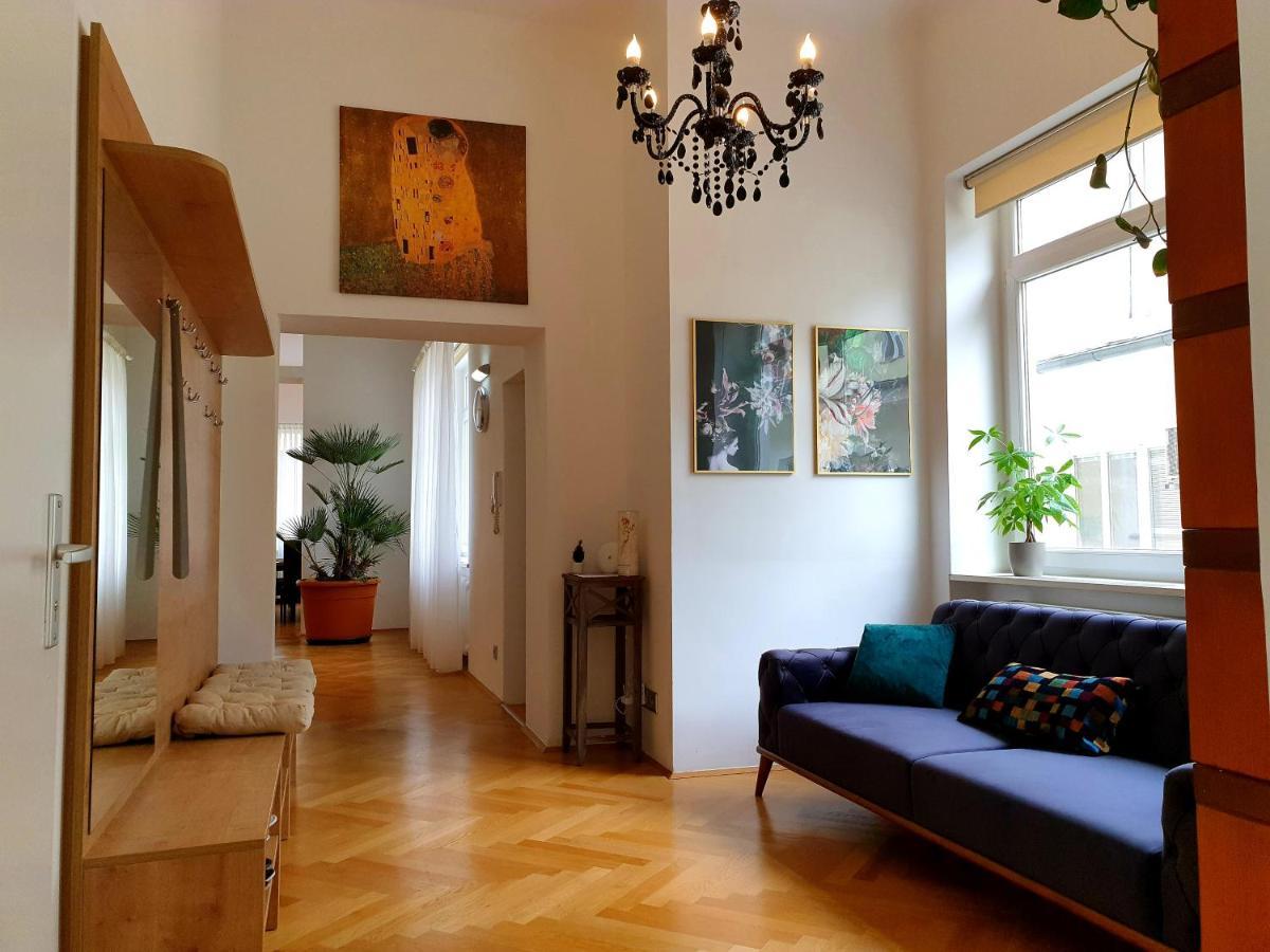 Sunny And Spacious Apartment Near City Centre Wien Exterior foto