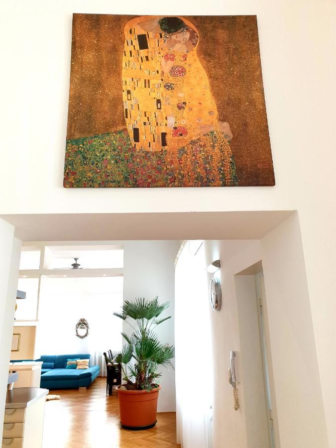 Sunny And Spacious Apartment Near City Centre Wien Exterior foto