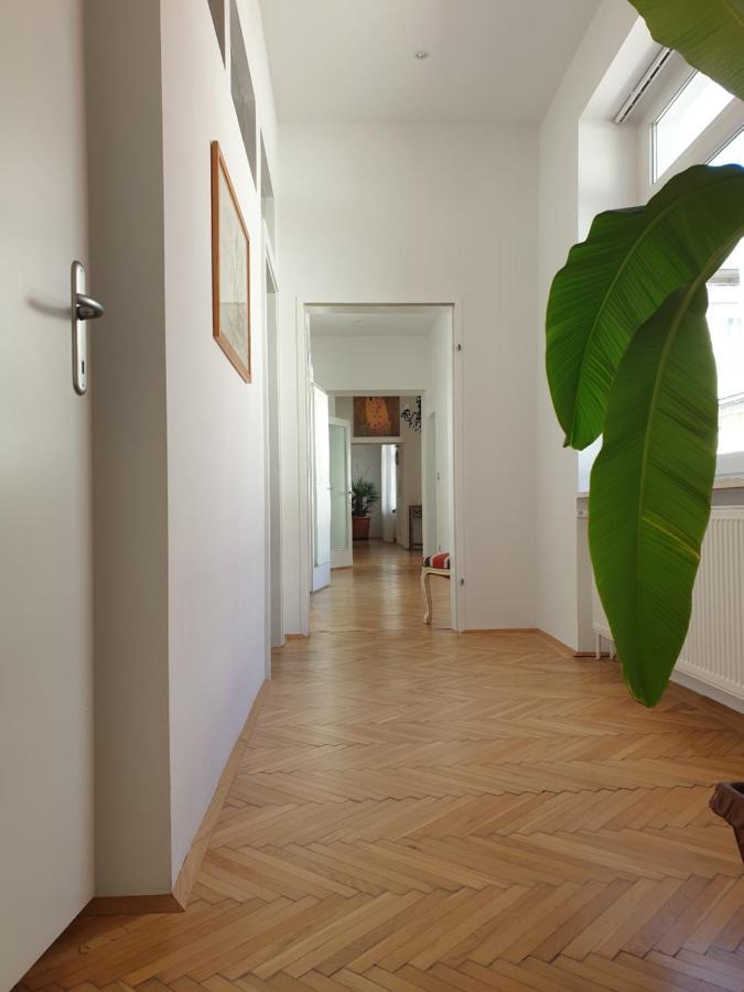 Sunny And Spacious Apartment Near City Centre Wien Exterior foto