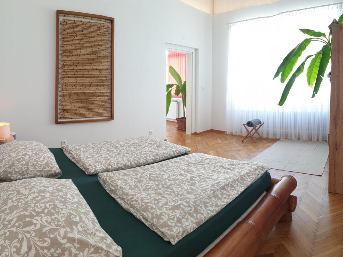Sunny And Spacious Apartment Near City Centre Wien Exterior foto