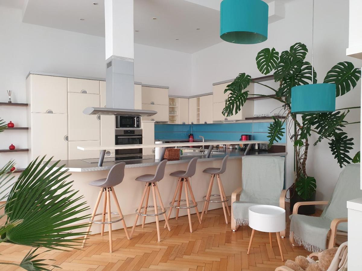 Sunny And Spacious Apartment Near City Centre Wien Exterior foto